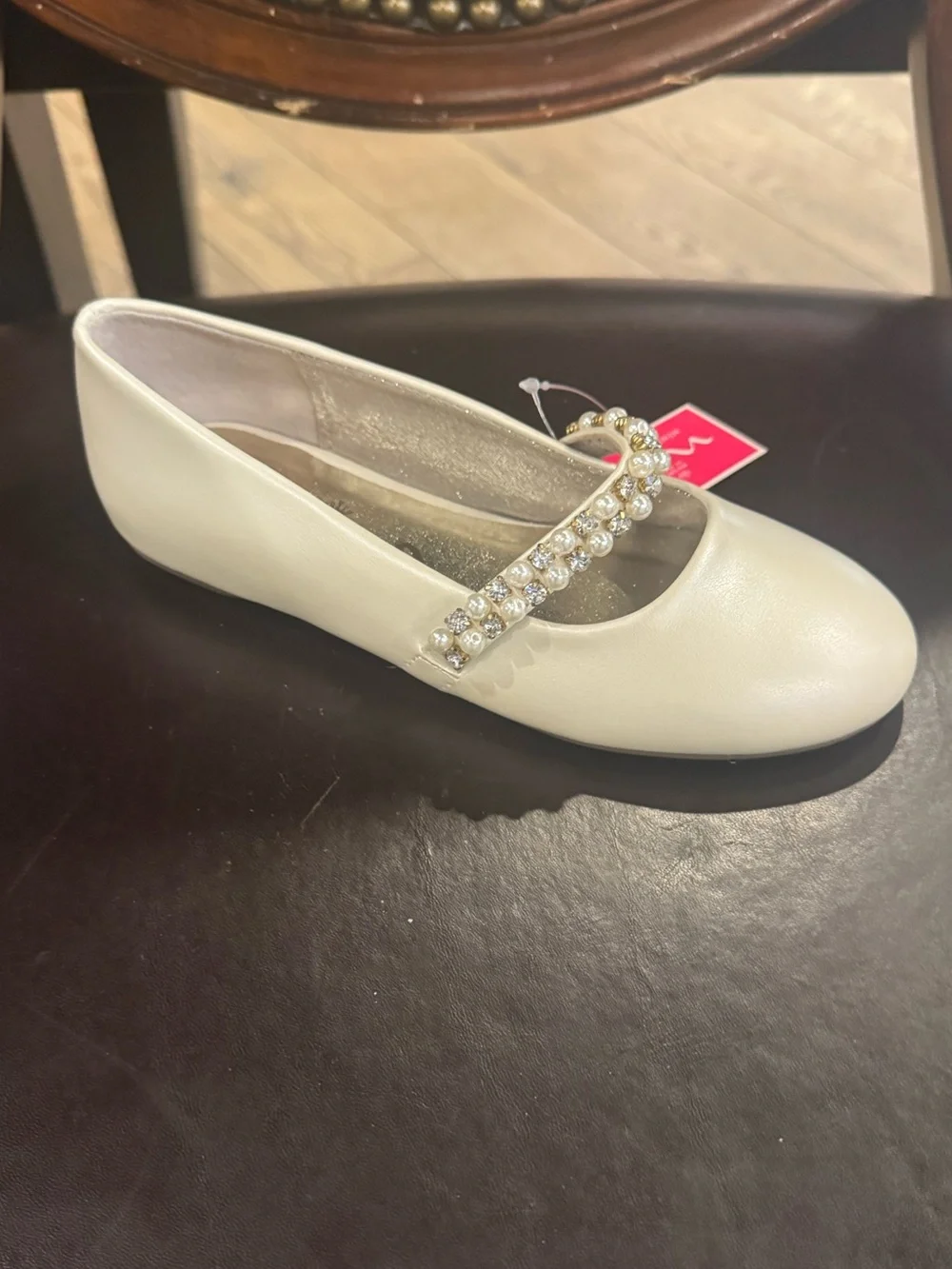 Girls dress shoe in bone